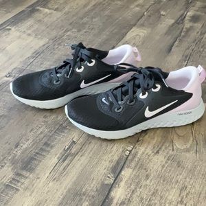 Women’s Nike shoes
